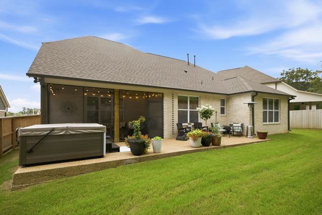 619 MOUNT LAUREL DR, Collierville, TN 38017