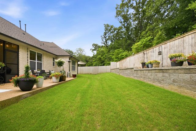 619 MOUNT LAUREL DR, Collierville, TN 38017