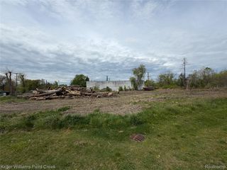 22477 15 Mile Road, Clinton Charter Township, MI 48035