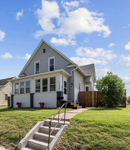 240 45th Street, Moline, IL 61265