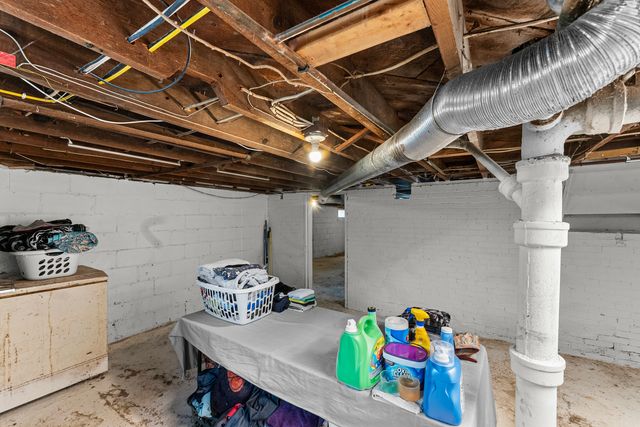 240 45th Street, Moline, IL 61265