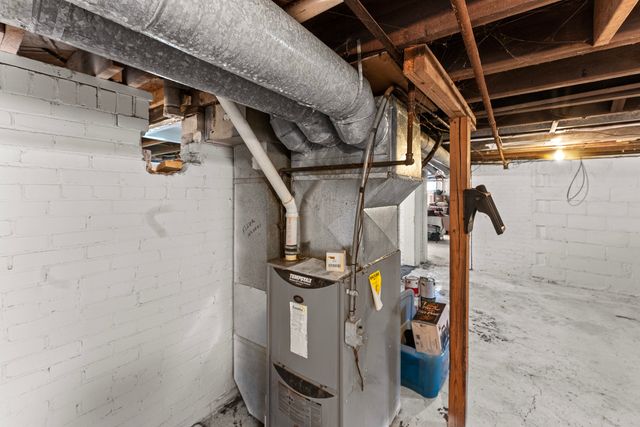 240 45th Street, Moline, IL 61265