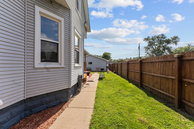 240 45th Street, Moline, IL 61265