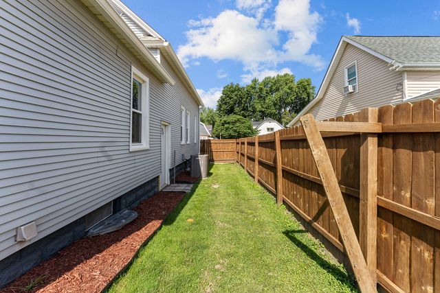 240 45th Street, Moline, IL 61265