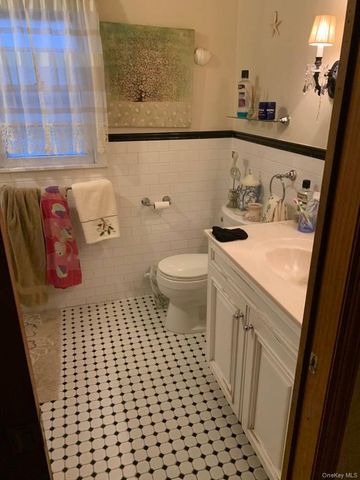 2210 New York Avenue, Huntington Station, NY 11746