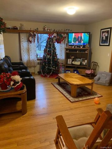 2210 New York Avenue, Huntington Station, NY 11746