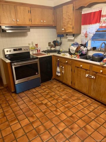 2210 New York Avenue, Huntington Station, NY 11746