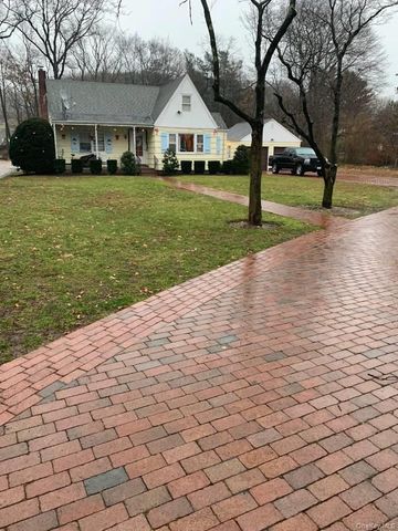 2210 New York Avenue, Huntington Station, NY 11746
