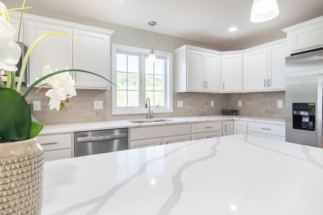 12 Upper Palmer Road, Monson, MA 01057