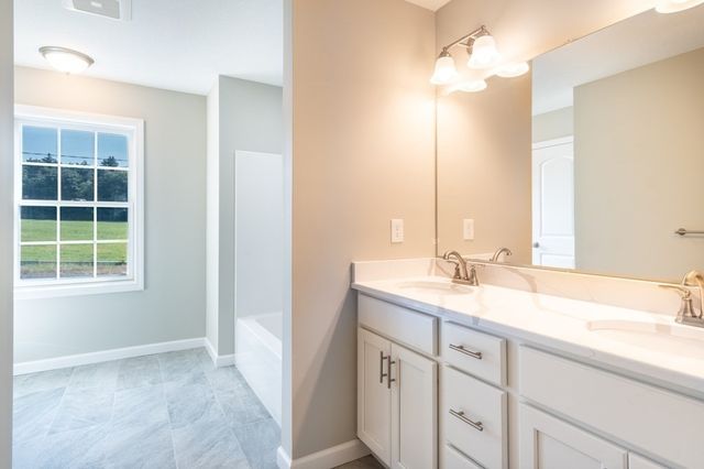 12 Upper Palmer Road, Monson, MA 01057