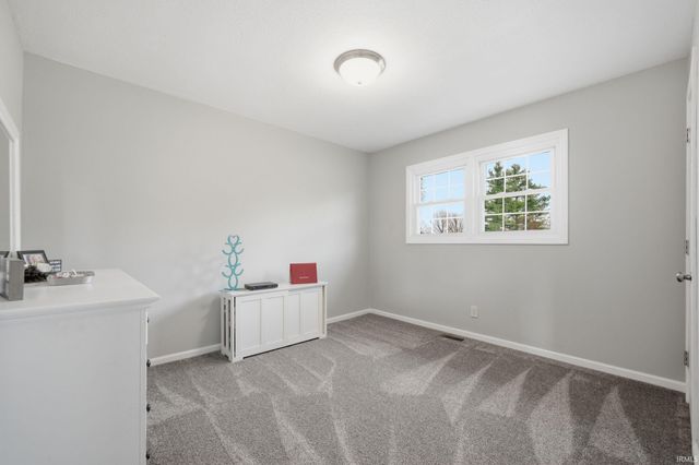 5701 E 650 South, Muncie, IN 47302