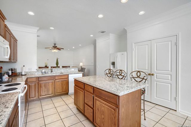 8511 Hetton Heights, San Antonio, TX 78254