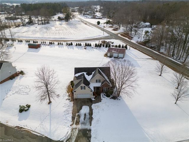 126 Crystal Ridge Drive, Lexington, NC 27295