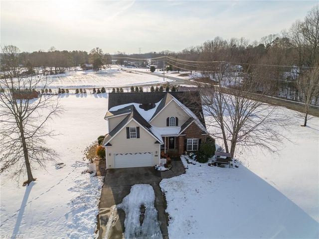 126 Crystal Ridge Drive, Lexington, NC 27295