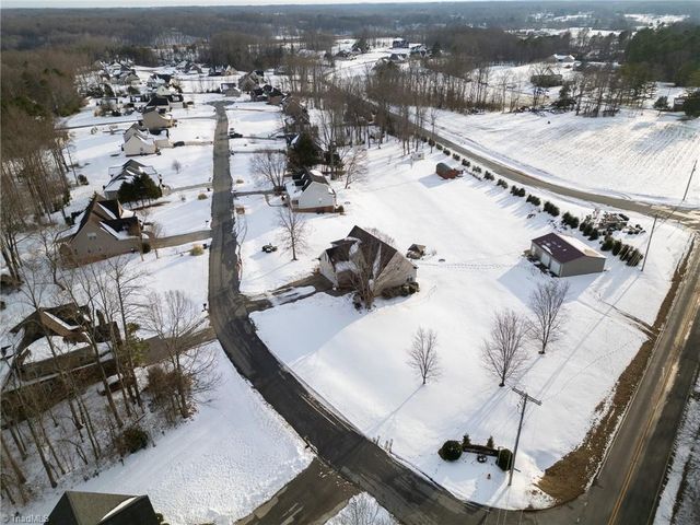 126 Crystal Ridge Drive, Lexington, NC 27295