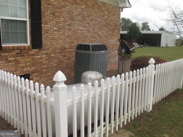 40 Comer Yawn Road, Hazlehurst, GA 31539