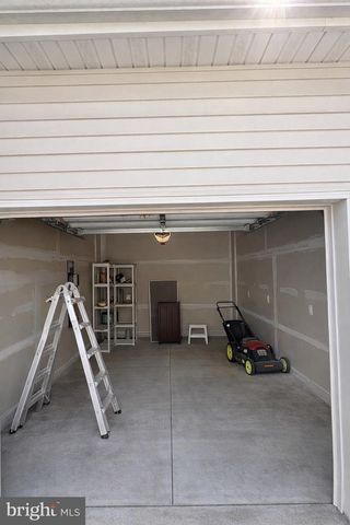 36 COOLIDGE AVE, Galloway, NJ 08205