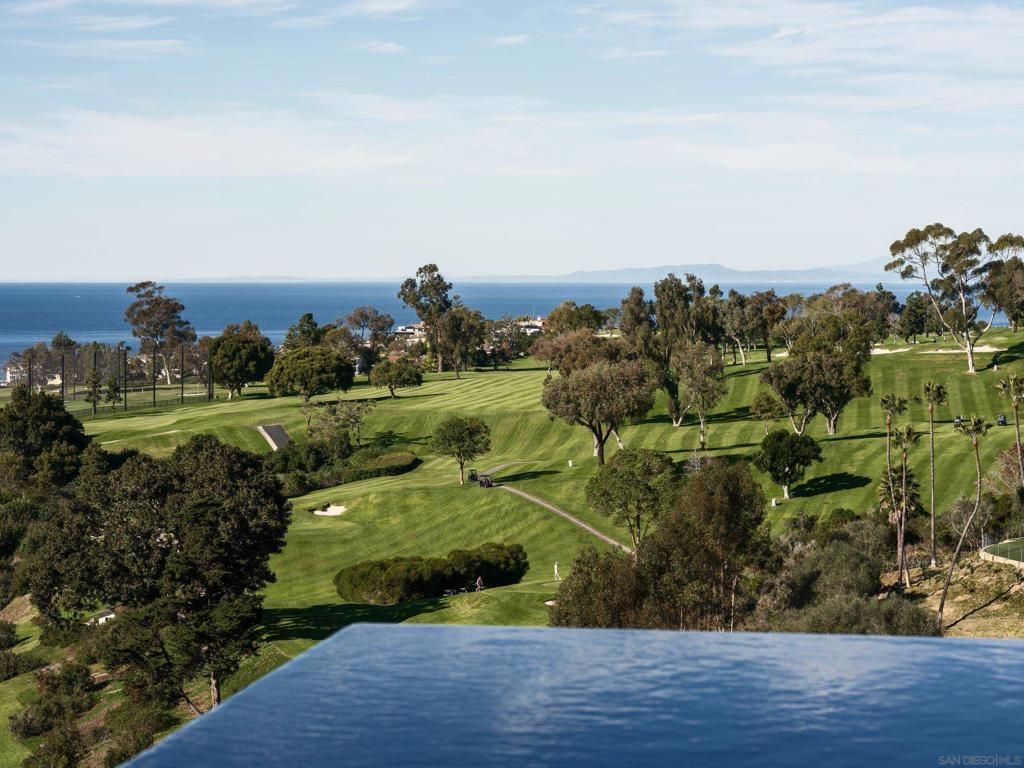 6627 Muirlands Dr, La Jolla, CA 92037 — exterior