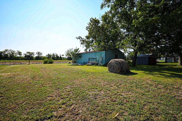 14920 Bj Dusek Road, Wallis, TX 77485