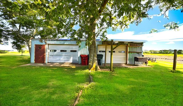 14920 Bj Dusek Road, Wallis, TX 77485