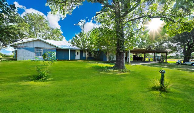 14920 Bj Dusek Road, Wallis, TX 77485