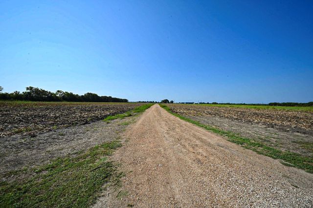 14920 Bj Dusek Road, Wallis, TX 77485