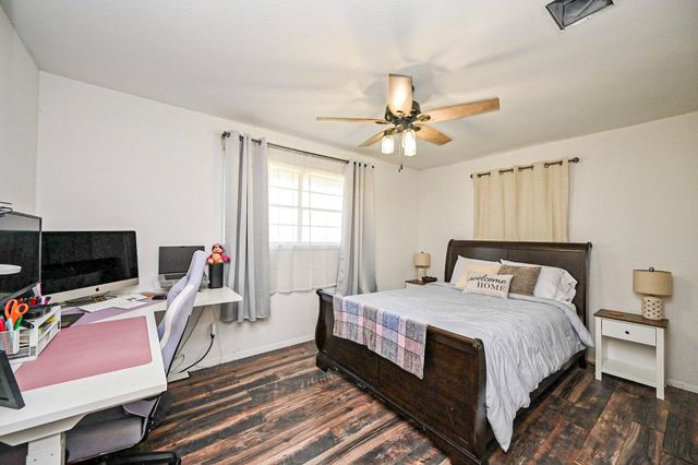 14920 Bj Dusek Road, Wallis, TX 77485