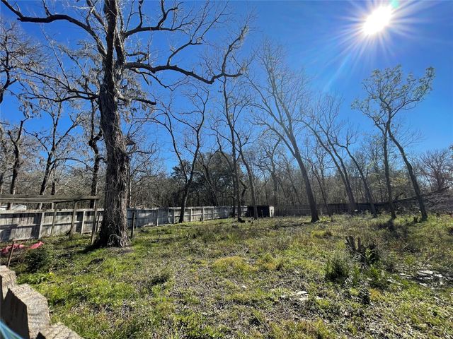 205 Sitka Drive, Angleton, TX 77515