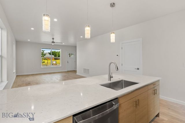 811 Spaniel Lane, Belgrade, MT 59714