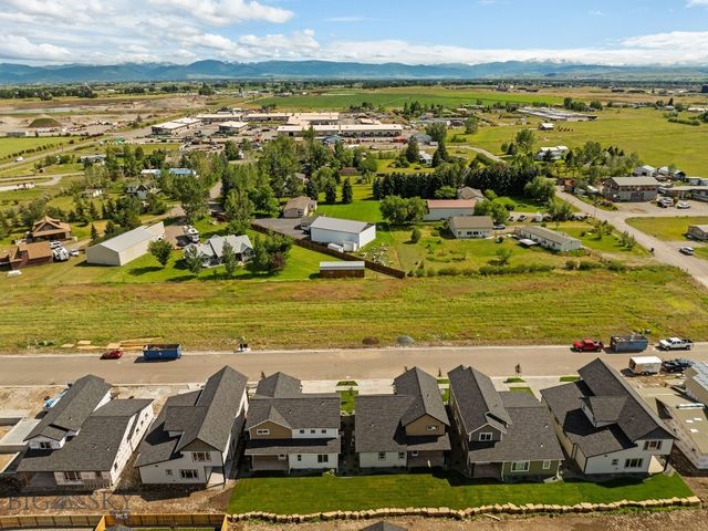 811 Spaniel Lane, Belgrade, MT 59714
