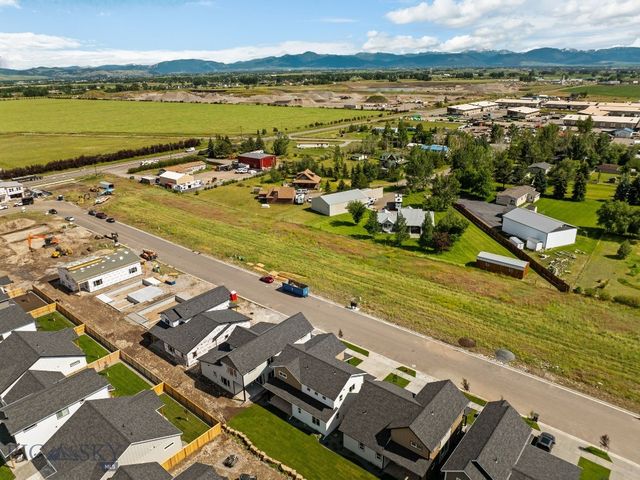 811 Spaniel Lane, Belgrade, MT 59714