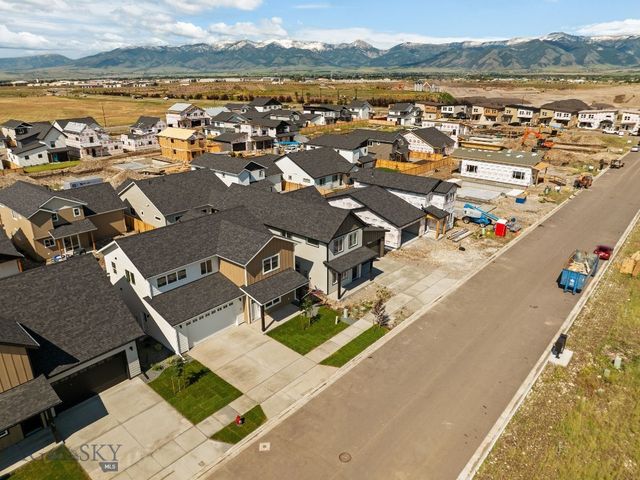811 Spaniel Lane, Belgrade, MT 59714