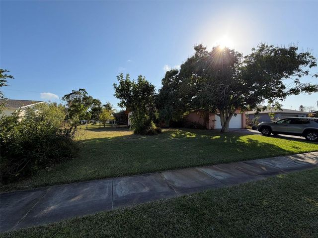 2311 15TH STREET W, Palmetto, FL 34221