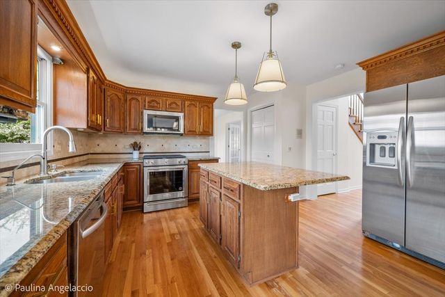 1713 Edgewood Drive, Algonquin, IL 60102