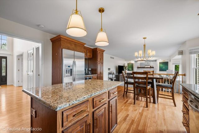 1713 Edgewood Drive, Algonquin, IL 60102