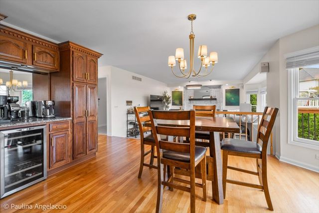 1713 Edgewood Drive, Algonquin, IL 60102