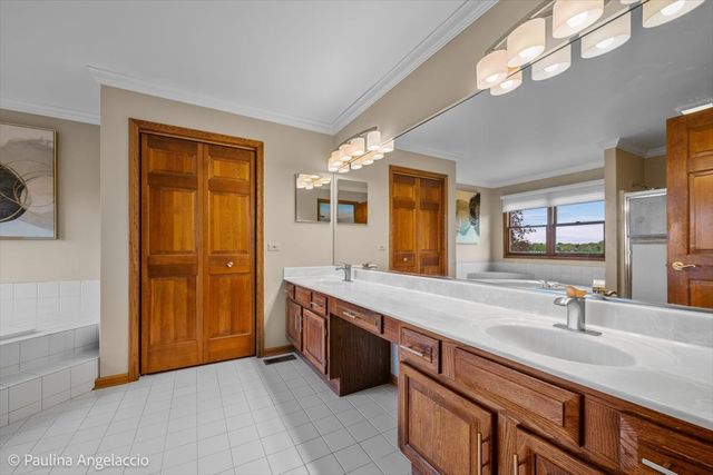 1713 Edgewood Drive, Algonquin, IL 60102