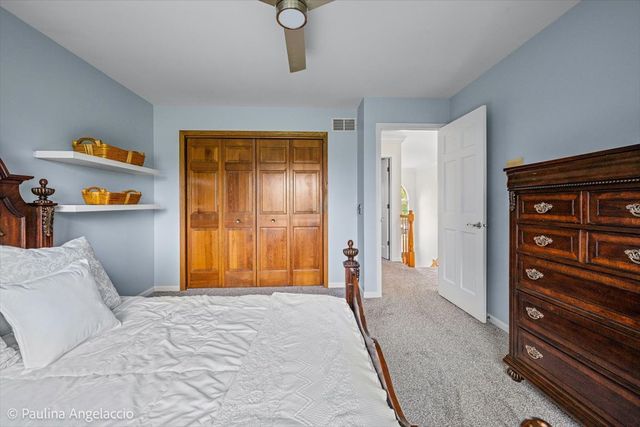 1713 Edgewood Drive, Algonquin, IL 60102