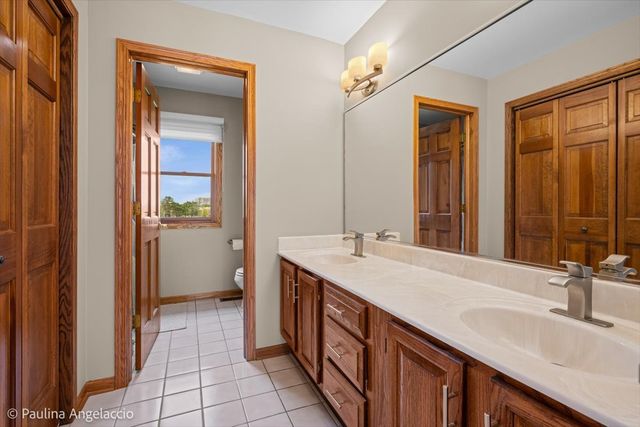 1713 Edgewood Drive, Algonquin, IL 60102