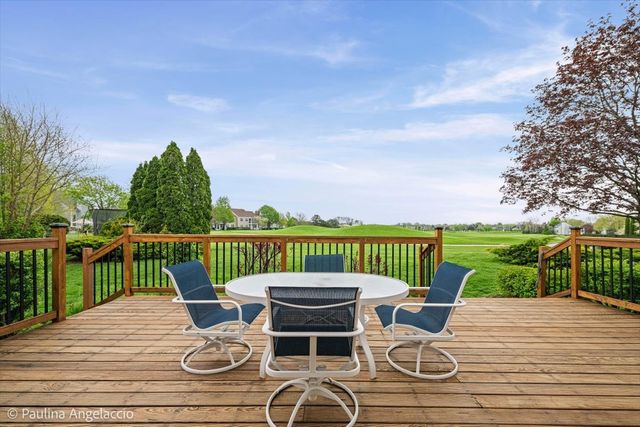 1713 Edgewood Drive, Algonquin, IL 60102