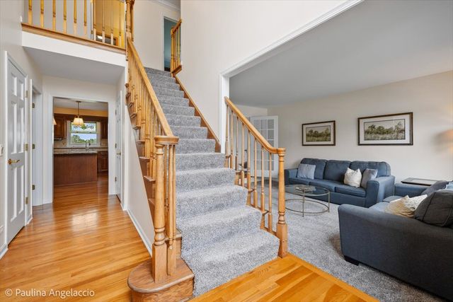 1713 Edgewood Drive, Algonquin, IL 60102
