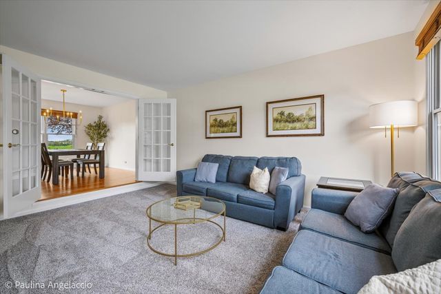 1713 Edgewood Drive, Algonquin, IL 60102