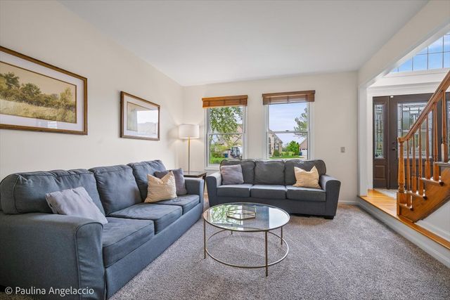 1713 Edgewood Drive, Algonquin, IL 60102