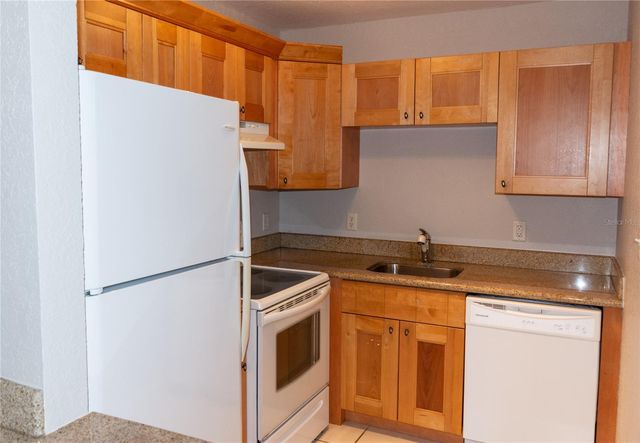 3914 W NEPTUNE STREET 11, Tampa, FL 33629