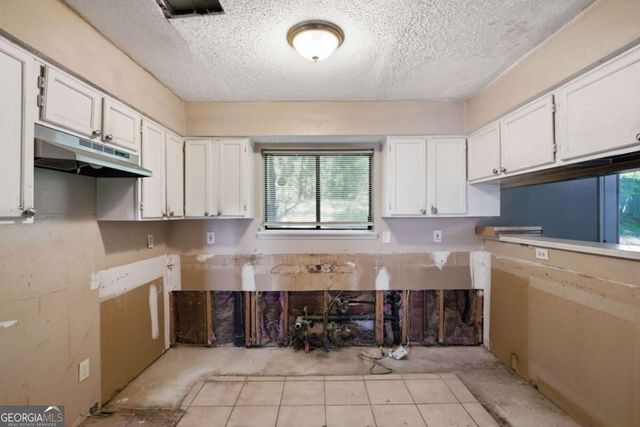 1001 Chapman Lane, Stone Mountain, GA 30088
