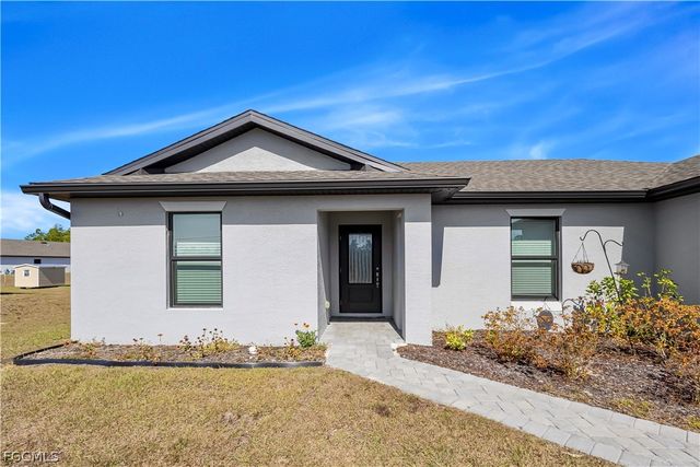 185 Yager CIR, Fort Myers, FL 33913