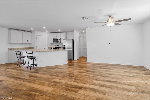 185 Yager CIR, Fort Myers, FL 33913