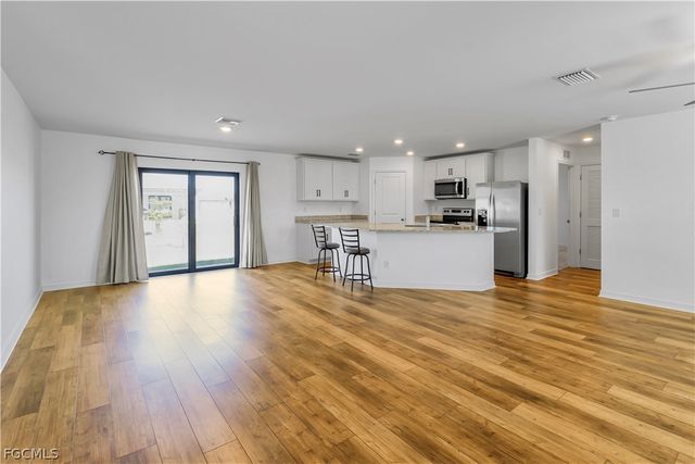 185 Yager CIR, Fort Myers, FL 33913