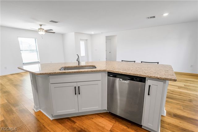 185 Yager CIR, Fort Myers, FL 33913