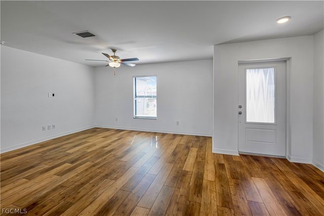 185 Yager CIR, Fort Myers, FL 33913